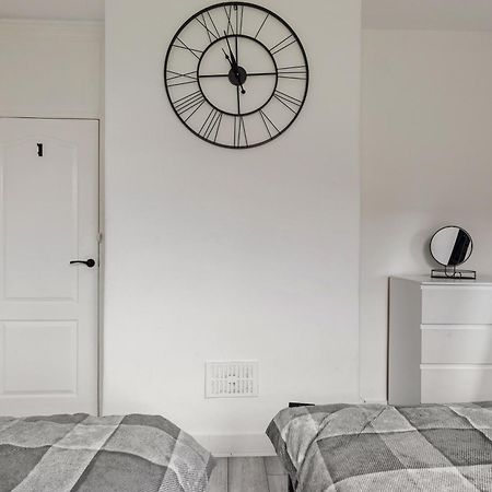 Beautifully Modern 2-Bed Apartment W/Garden ロンドン エクステリア 写真