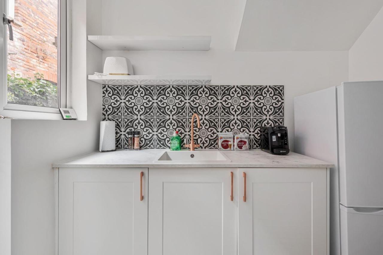 Beautifully Modern 2-Bed Apartment W/Garden ロンドン エクステリア 写真