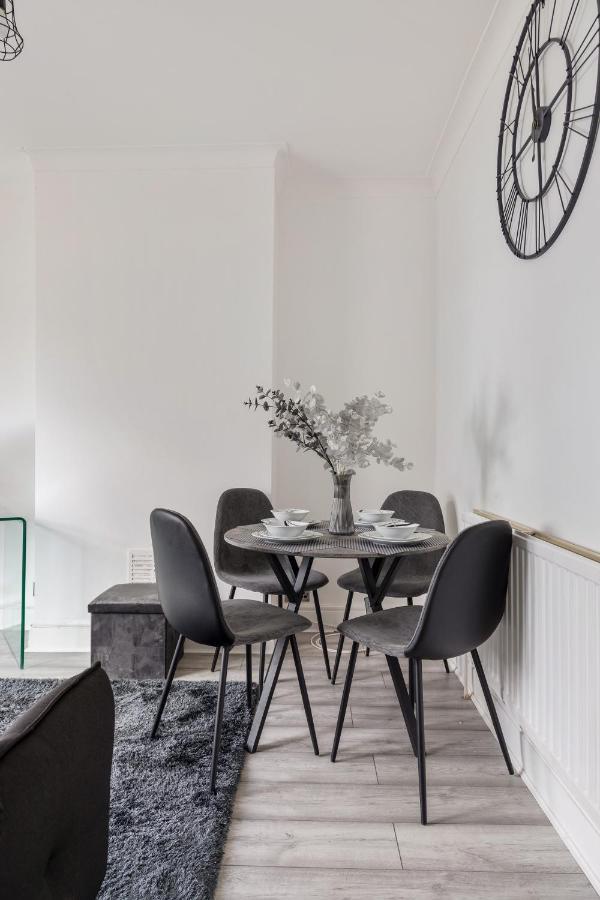 Beautifully Modern 2-Bed Apartment W/Garden ロンドン エクステリア 写真