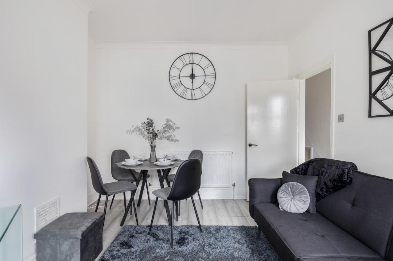 Beautifully Modern 2-Bed Apartment W/Garden ロンドン エクステリア 写真
