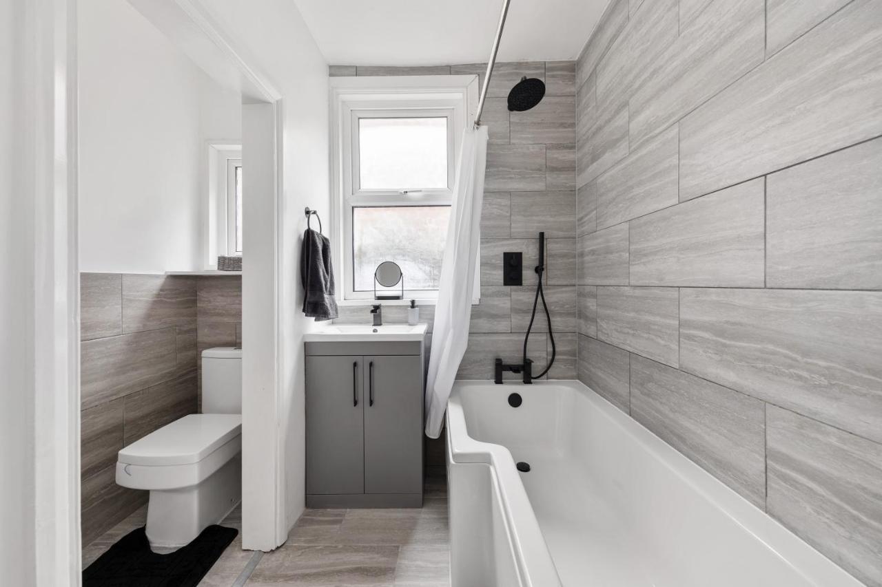 Beautifully Modern 2-Bed Apartment W/Garden ロンドン エクステリア 写真