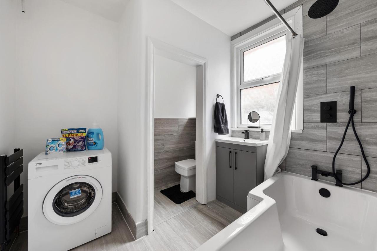 Beautifully Modern 2-Bed Apartment W/Garden ロンドン エクステリア 写真