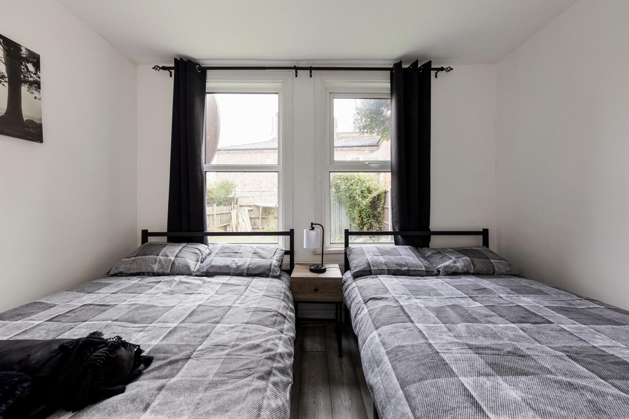 Beautifully Modern 2-Bed Apartment W/Garden ロンドン エクステリア 写真